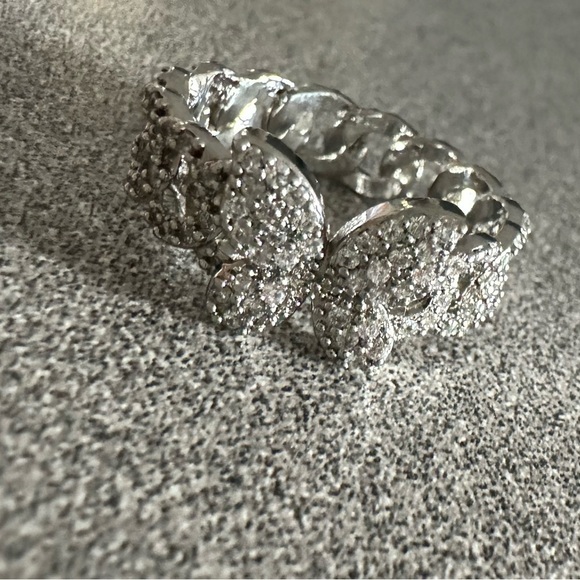 Fashion silver  faux diamond butterfly ring - Picture 4 of 4